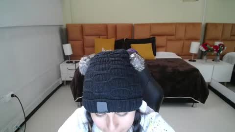 Snapshot of _natalie18_ chatting on January 19, 7:58 pm Natalie online show from January 19, 7:58 pm
