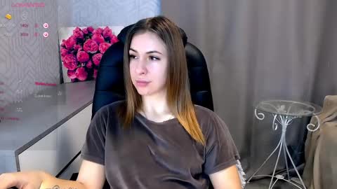 Snapshot of _naughty_megan_ chatting on February 15, 6:12 am Megan online show from February 15, 6:12 am