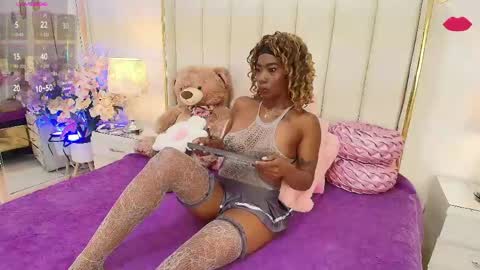  ninafox online show from April 23, 8:11 pm