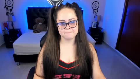 Olivia jones online show from April 25, 1:36 pm