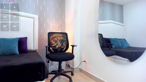  peach1  online show from March 25, 1:58 pm