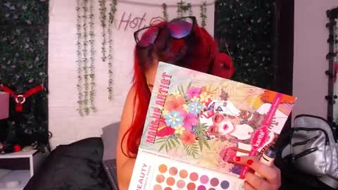Snapshot of _poison_sweet chatting on December 11, 7:36 pm Laura online show from December 11, 7:36 pm