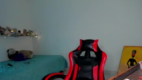 Stefany online show from June 6, 11:49 am