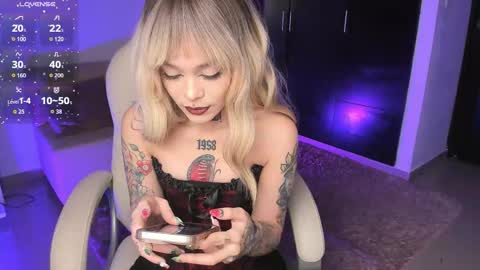   online show from October 27, 9:09 pm