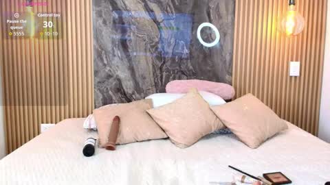 _samara_smith online show from November 2, 1:25 pm