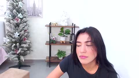 Sassy Girl online show from December 11, 6:20 pm