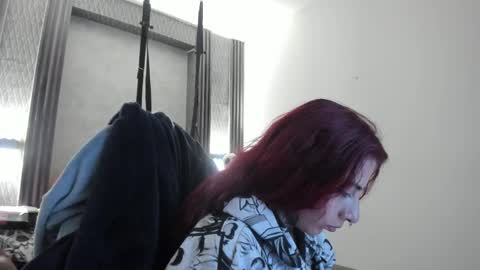 Selene online show from December 17, 3:38 pm