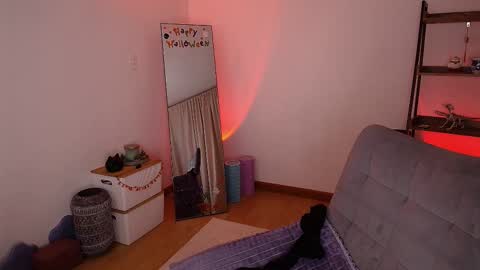 Laura online show from October 20, 12:57 am