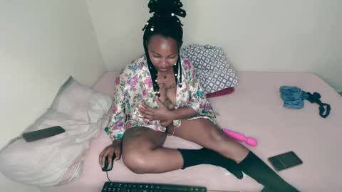 Abbie online show from November 13, 6:18 pm