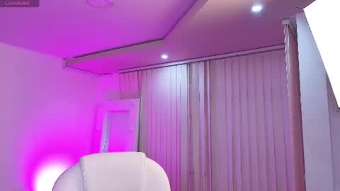 _sharlotte777 online show from June 11, 2:47 pm