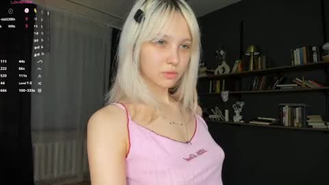 Sarah online show from April 26, 8:50 pm