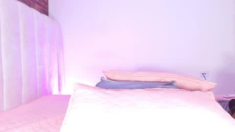 susy online show from April 23, 3:03 am