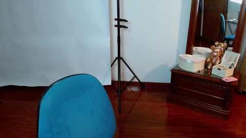 _the_dark_side_of_the_moon_ online show from September 28, 4:30 am