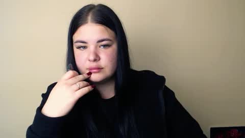 Snapshot of _trisha_li chatting on October 8, 10:41 am Trisha online show from October 8, 10:41 am