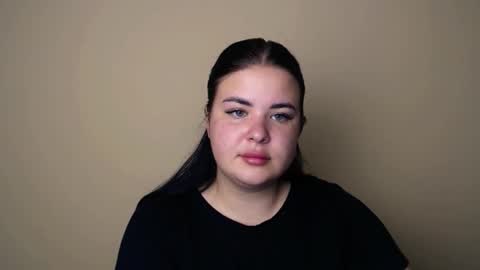 Snapshot of _trisha_li chatting on October 9, 11:14 am Trisha online show from October 9, 11:14 am