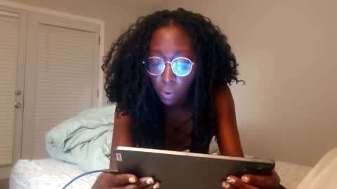  twiddleree  online show from November 21, 3:19 am