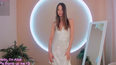 Snapshot of _velvetblade_ chatting on September 9, 6:35 am Alice online show from September 9, 6:35 am