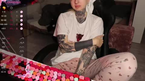 Alis online show from April 25, 5:10 pm