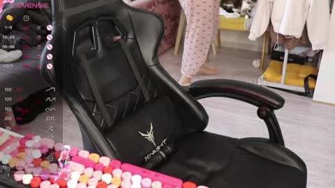 Alis online show from April 15, 11:33 am