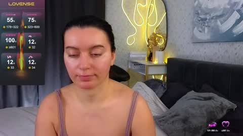 Snapshot of _your_sweetdream chatting on February 23, 8:33 am Jasmine online show from February 23, 8:33 am