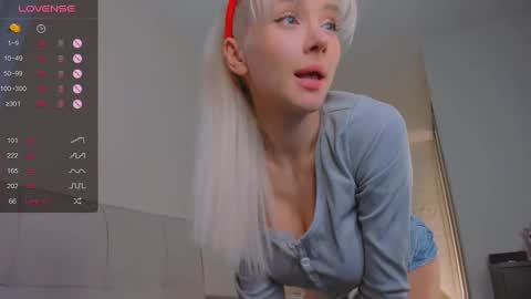 Snapshot of _your_tessa chatting on December 25, 11:54 am Tessa -  online show from December 25, 11:54 am