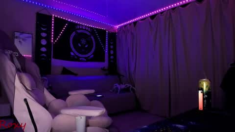 Roxy online show from April 29, 5:30 pm