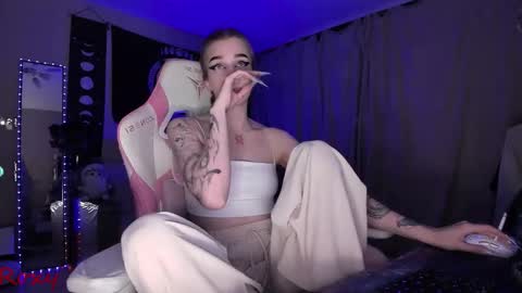 Roxy online show from September 17, 2:42 am