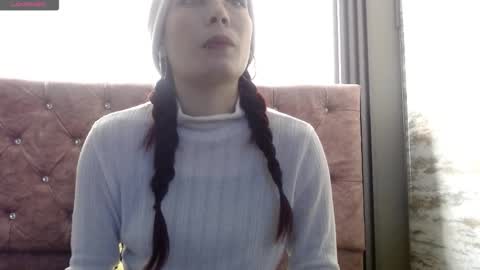 Yuyi online show from February 6, 12:19 pm