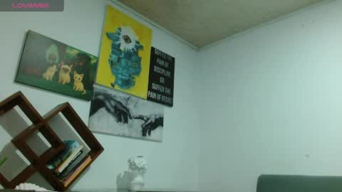 Zoe  online show from April 21, 3:02 am