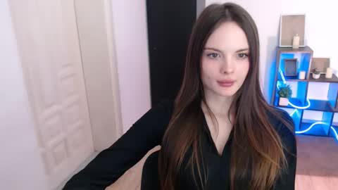 a_ariella_ online show from January 9, 3:16 pm