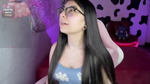 April online show from November 10, 7:14 am