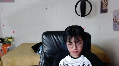 Abbi online show from December 19, 1:40 pm