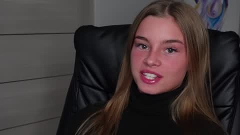 Snapshot of abby_laker chatting on December 17, 3:49 pm ABBY LAKER online show from December 17, 3:49 pm