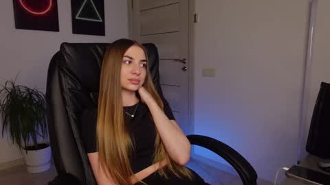 Snapshot of abby_laker chatting on February 25, 7:27 pm ABBY LAKER online show from February 25, 7:27 pm