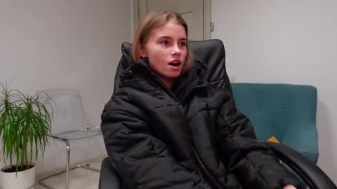 Snapshot of abby_laker chatting on January 4, 8:37 pm ABBY LAKER online show from January 4, 8:37 pm
