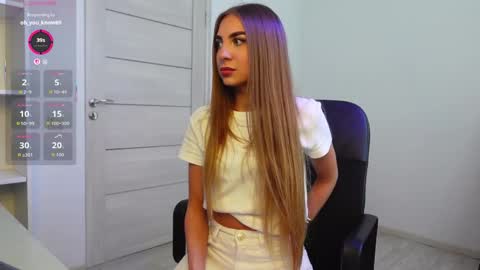 Snapshot of abby_laker chatting on September 9, 1:55 pm ABBY LAKER online show from September 9, 1:55 pm