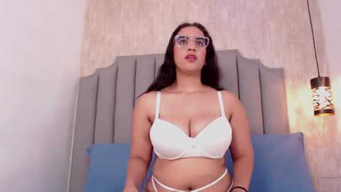 abby_russo_ online show from April 29, 1:58 pm