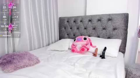 Snapshot of abbyfoxx_ chatting on September 21, 12:42 am Abby online show from September 21, 12:42 am