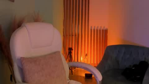 ABBY online show from November 28, 11:41 pm