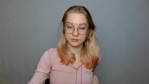 Snapshot of abbymoore__ chatting on January 29, 9:12 am Abby Lovense is active online show from January 29, 9:12 am