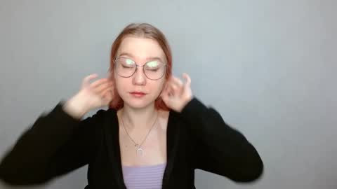 Snapshot of abbymoore__ chatting on December 13, 8:43 am Abby Lovense is active online show from December 13, 8:43 am