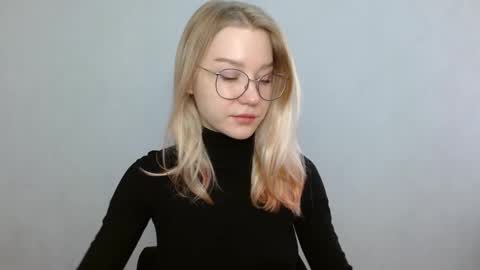 Snapshot of abbymoore__ chatting on February 3, 10:03 am Abby Lovense is active online show from February 3, 10:03 am