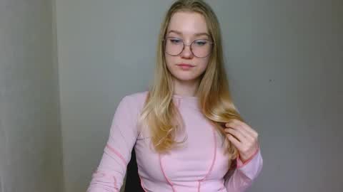 Abby Lovense is active online show from December 21, 3:38 pm