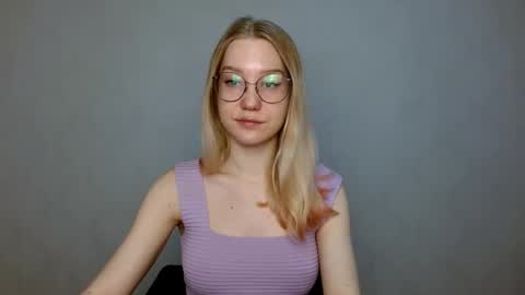 Snapshot of abbymoore__ chatting on March 2, 8:59 am Abby Lovense is active online show from March 2, 8:59 am