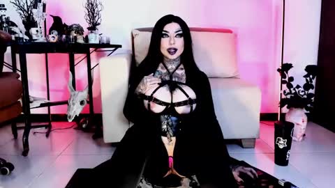 Snapshot of abbypink69 chatting on December 5, 1:47 am Abby online show from December 5, 1:47 am