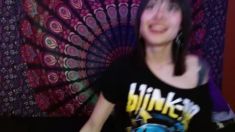 Snapshot of abbysccott chatting on December 20, 12:19 am Abby online show from December 20, 12:19 am