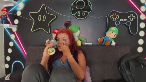 Snapshot of abbywathson chatting on February 5, 9:18 pm A B B Y online show from February 5, 9:18 pm
