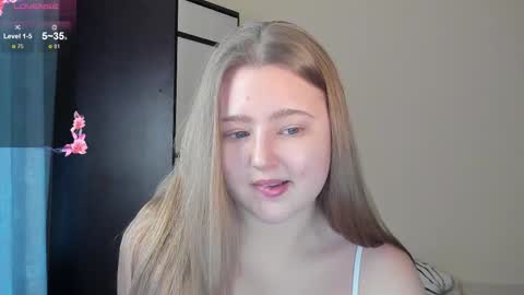 Snapshot of abbywyte chatting on March 8, 1:12 pm Abby Stream at Sat Sun Mon Fri online show from March 8, 1:12 pm