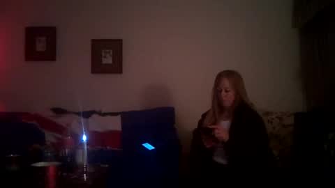 Snapshot of abdgg83476 chatting on January 20, 4:21 am abdgg83476 online show from January 20, 4:21 am