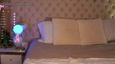 abie_owen online show from October 4, 11:31 pm